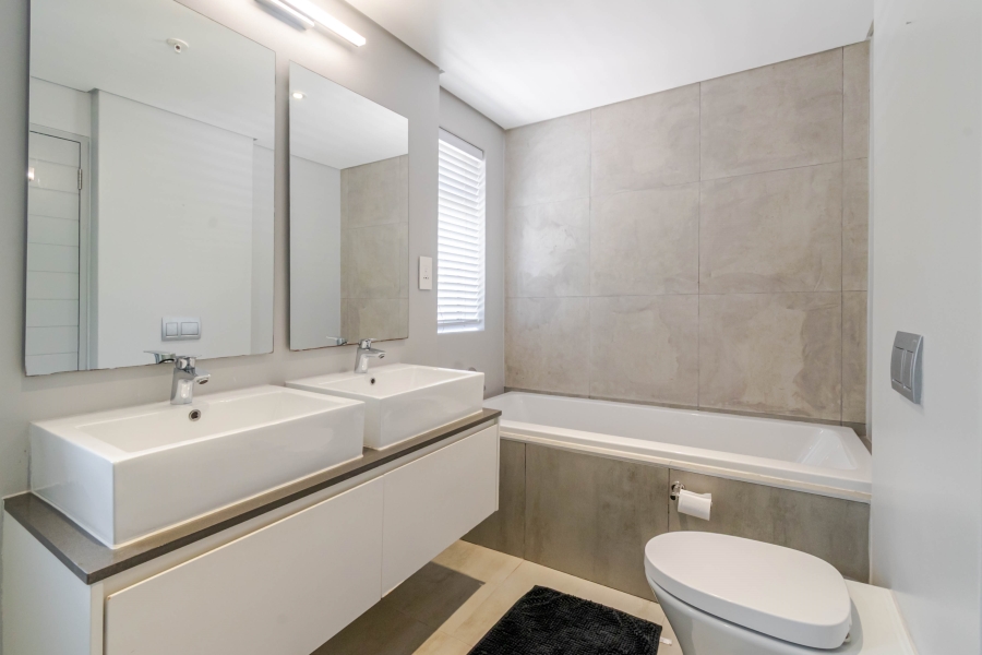 To Let 2 Bedroom Property for Rent in Green Point Western Cape